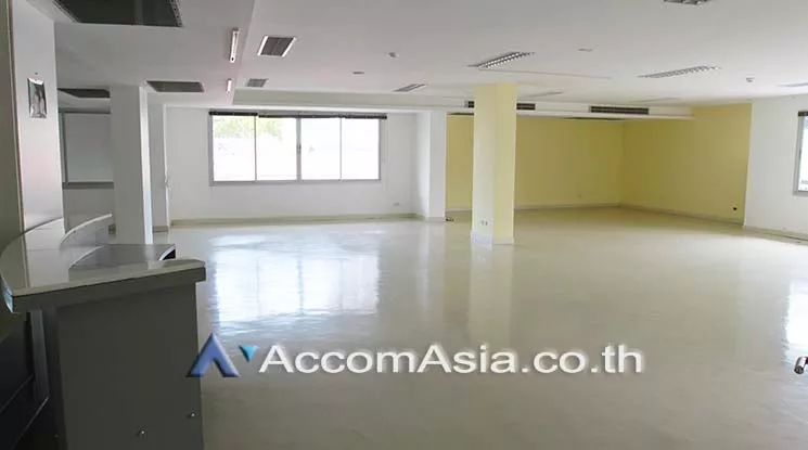 6  Office Space For Rent in Sukhumvit ,Bangkok BTS Ekkamai at Compomax Building AA18919
